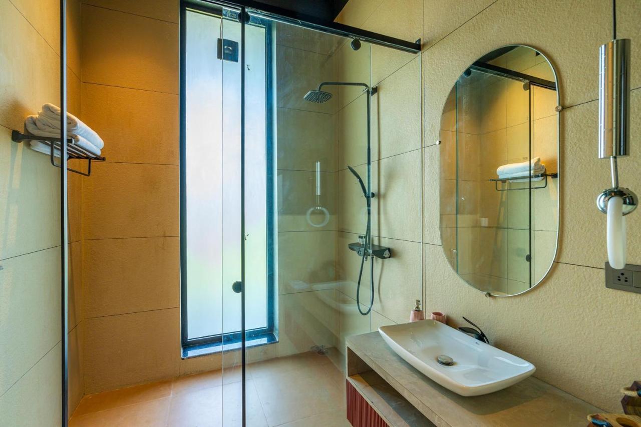 Stayvista'S Anantam - Luxury 4Br Villa With Huge Swimming Pool In Delhi 뉴델리 외부 사진